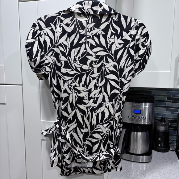 Vintage Diane Von Furstenberg wrap top - Picture 3 of 4